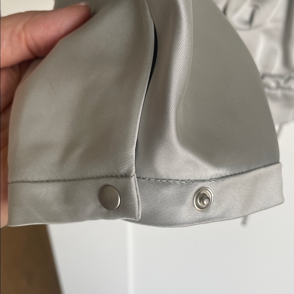Giorgio Armani | Vintage Cropped Satin Bomber Jacket - Picture 4 of 10